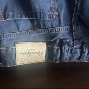 Men’s rare barely worn Robert Graham jeans 32W 32L nice pair of jeans